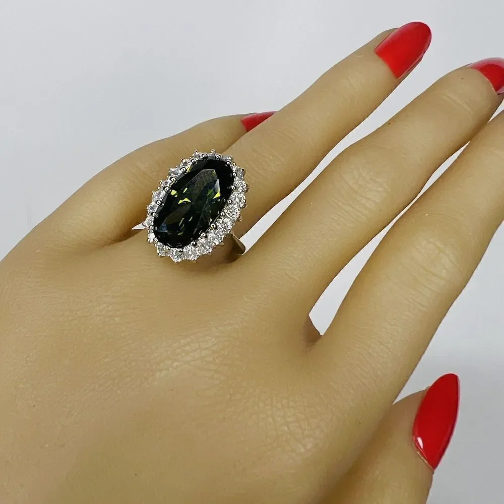 Vintage Ring Sz 6 Beautiful Olive Green Clear Crystal Oval Silver Plate 4229